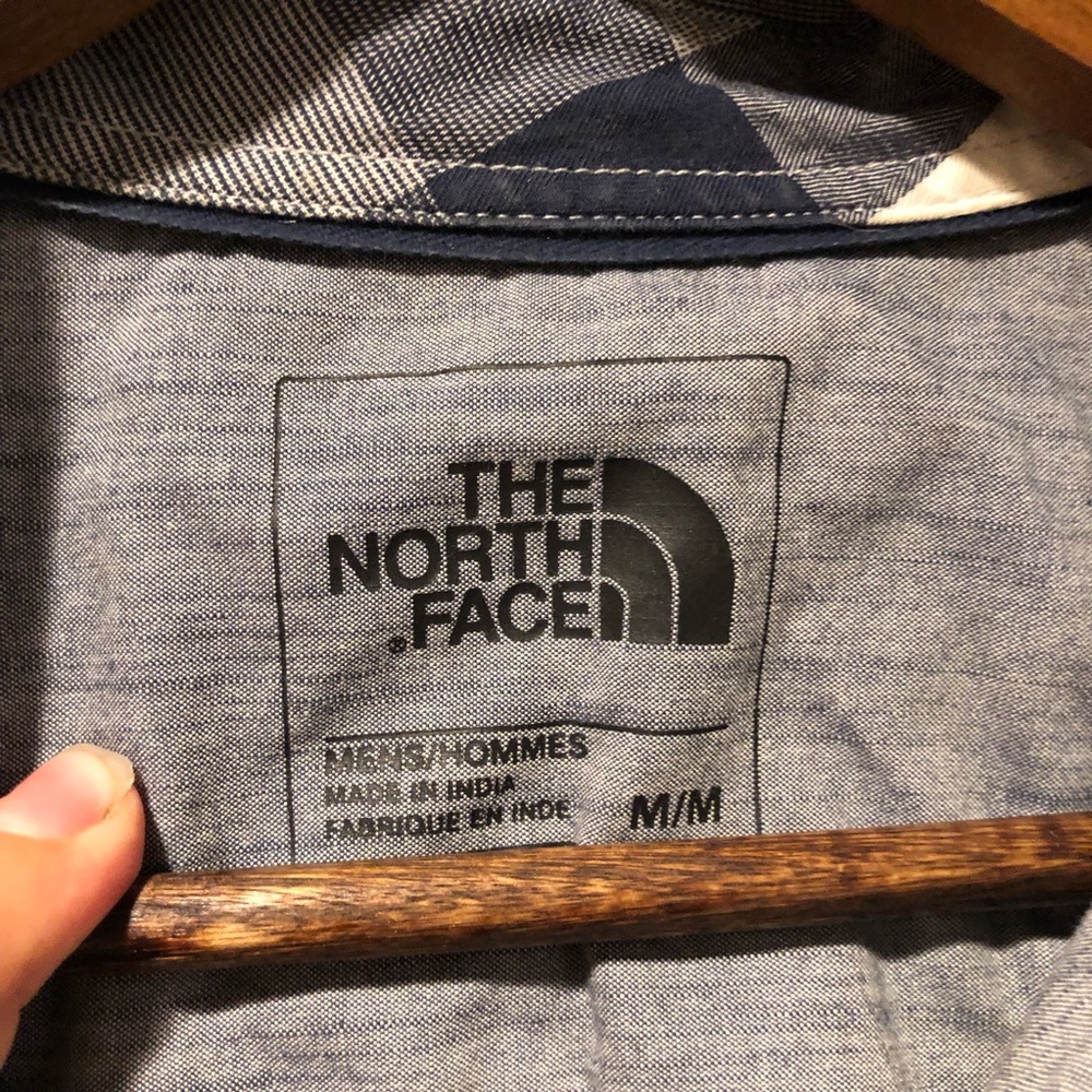 North Face Button Down Size Medium - image 2